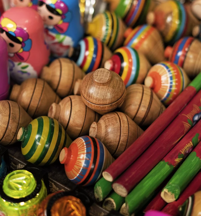 high-angle-souvenirs-relocation in Latin America markets