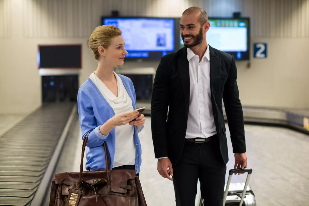 expats arriving to the airport expectation management in relocation